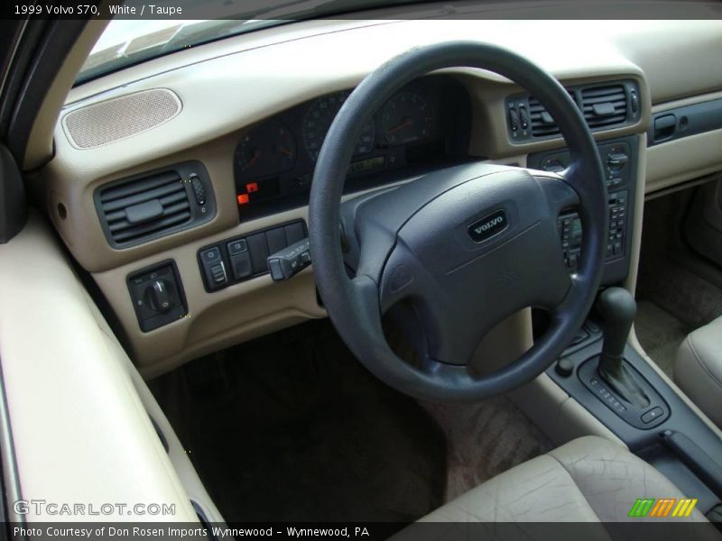 White / Taupe 1999 Volvo S70