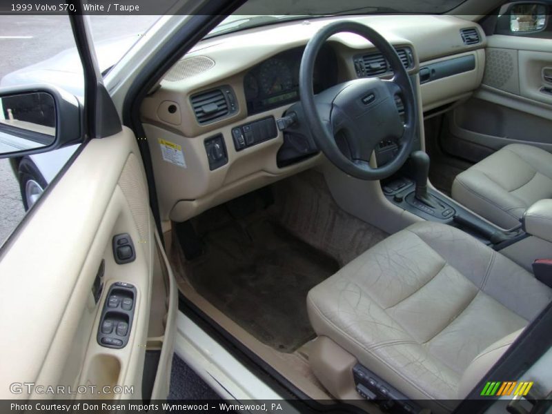 White / Taupe 1999 Volvo S70