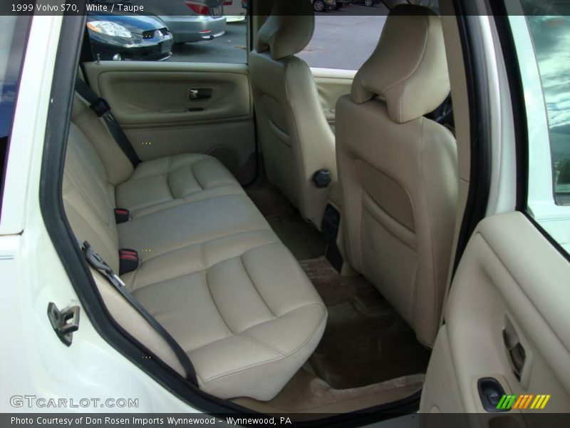 White / Taupe 1999 Volvo S70