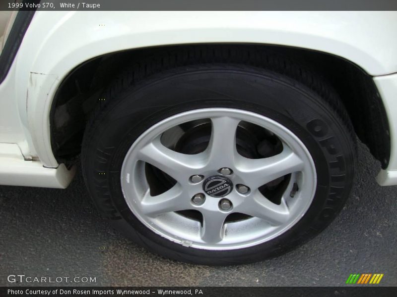 White / Taupe 1999 Volvo S70