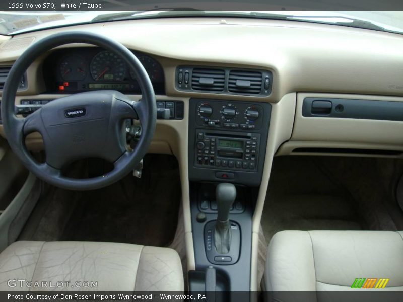 White / Taupe 1999 Volvo S70