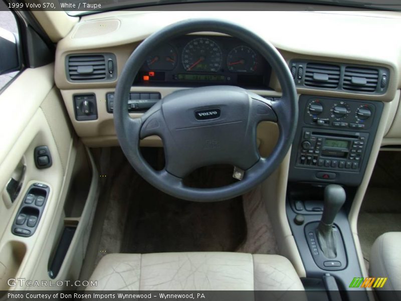 White / Taupe 1999 Volvo S70