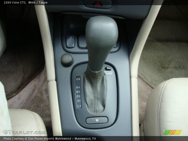 White / Taupe 1999 Volvo S70