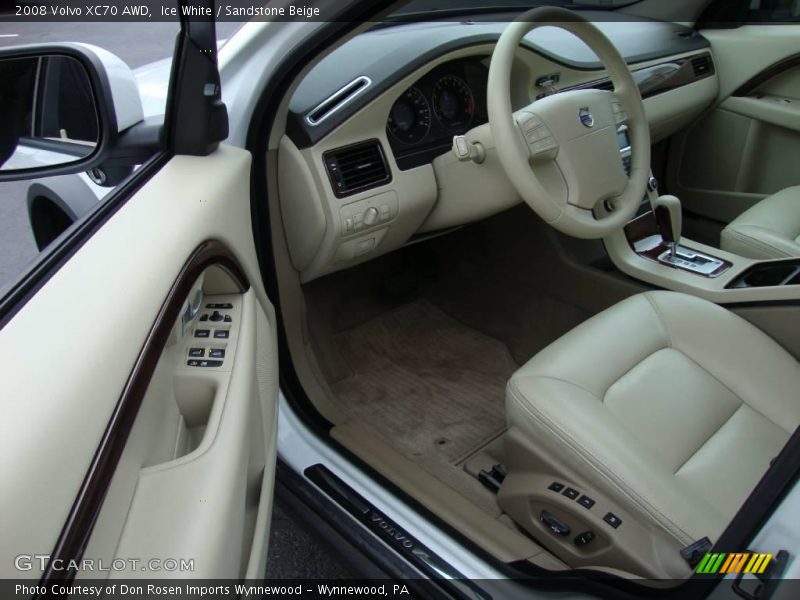 Ice White / Sandstone Beige 2008 Volvo XC70 AWD
