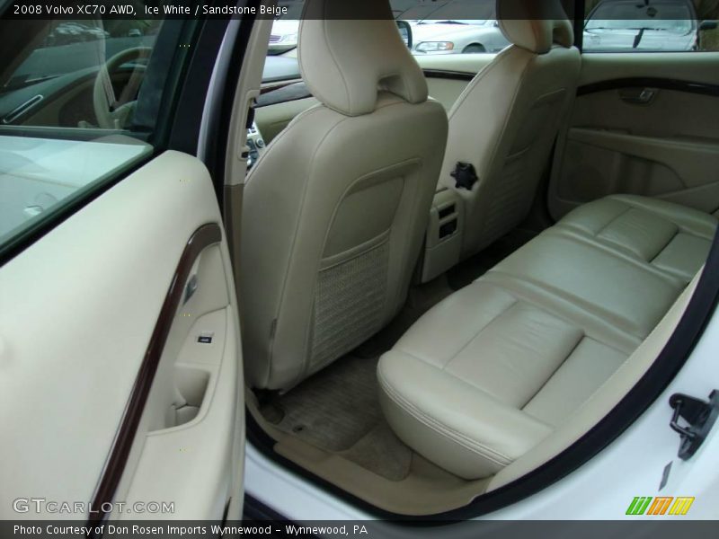 Ice White / Sandstone Beige 2008 Volvo XC70 AWD