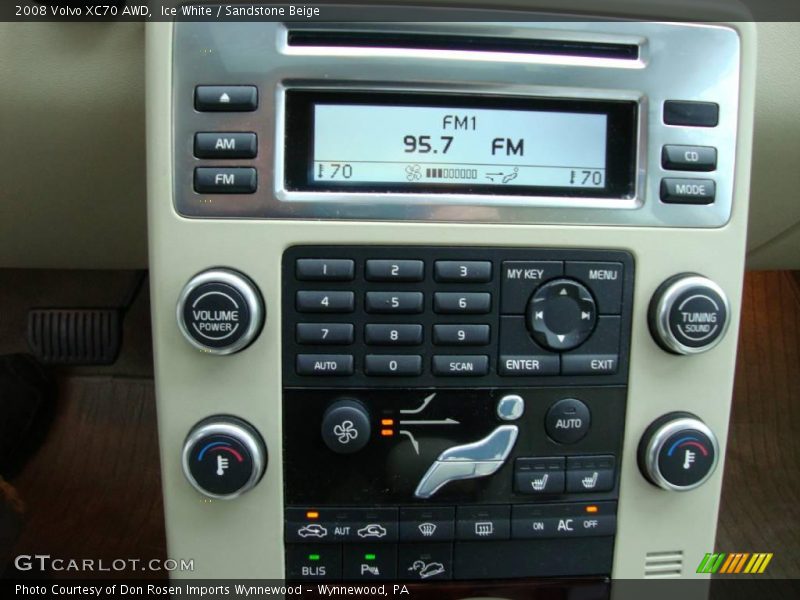 Ice White / Sandstone Beige 2008 Volvo XC70 AWD