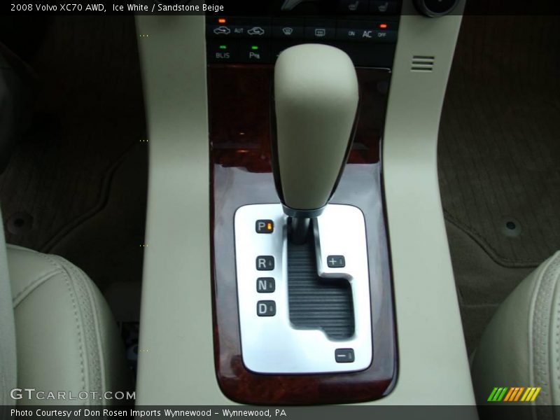 Ice White / Sandstone Beige 2008 Volvo XC70 AWD
