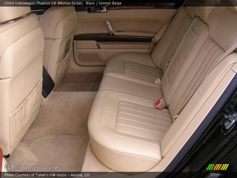 Black / Sonnen Beige 2004 Volkswagen Phaeton V8 4Motion Sedan