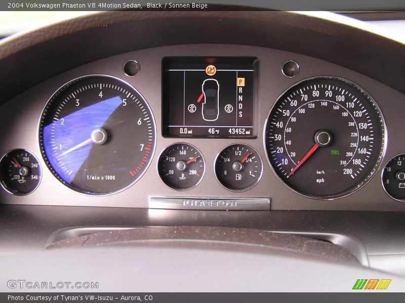 Black / Sonnen Beige 2004 Volkswagen Phaeton V8 4Motion Sedan