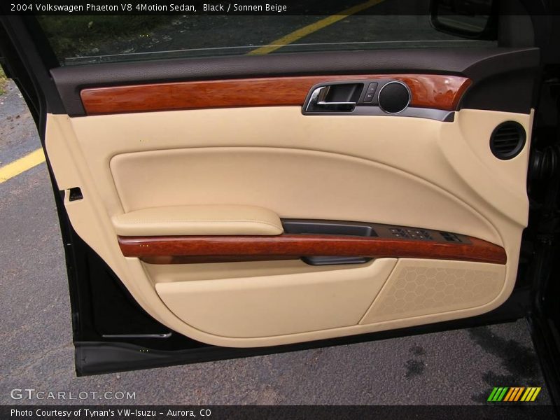 Black / Sonnen Beige 2004 Volkswagen Phaeton V8 4Motion Sedan