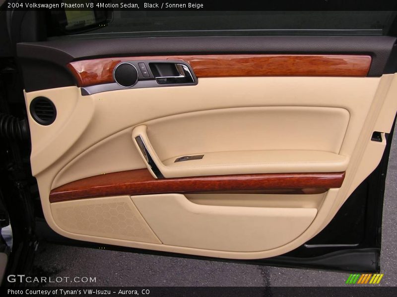 Black / Sonnen Beige 2004 Volkswagen Phaeton V8 4Motion Sedan