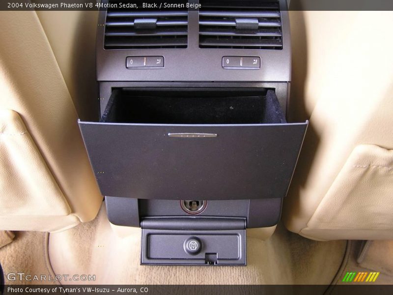 Black / Sonnen Beige 2004 Volkswagen Phaeton V8 4Motion Sedan