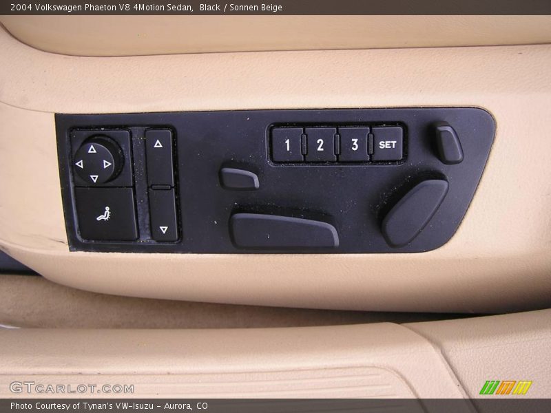 Black / Sonnen Beige 2004 Volkswagen Phaeton V8 4Motion Sedan