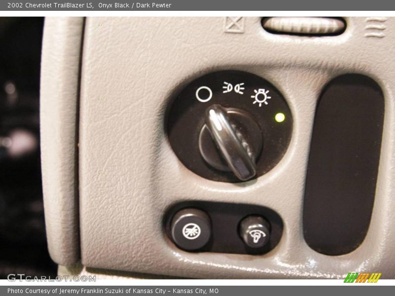 Onyx Black / Dark Pewter 2002 Chevrolet TrailBlazer LS