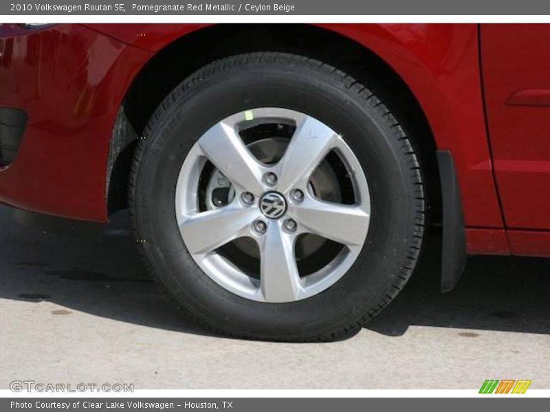 Pomegranate Red Metallic / Ceylon Beige 2010 Volkswagen Routan SE