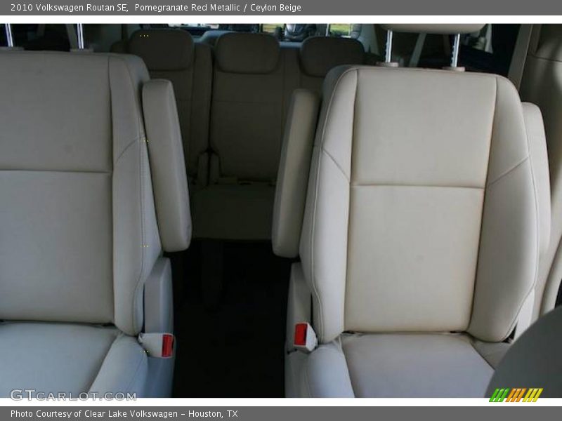 Pomegranate Red Metallic / Ceylon Beige 2010 Volkswagen Routan SE