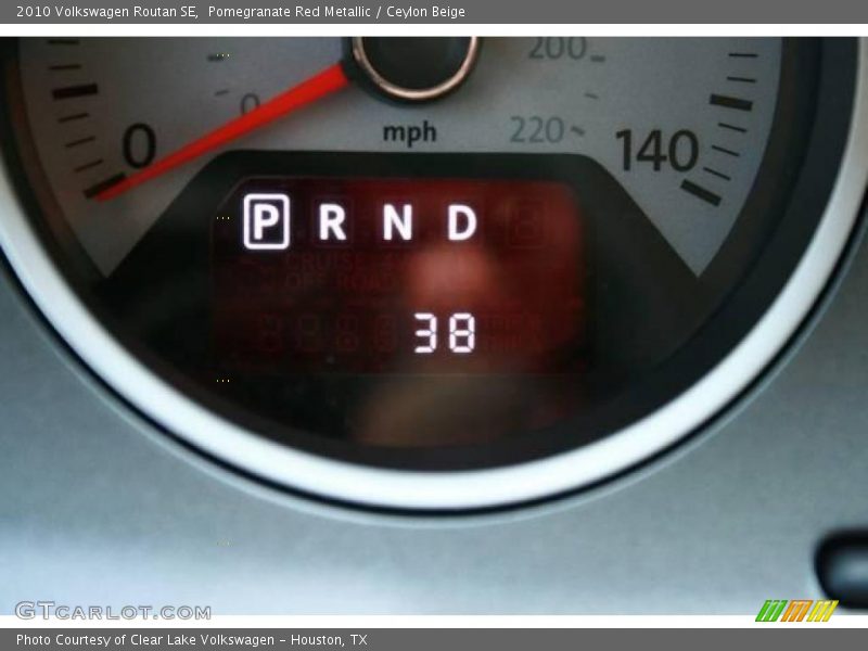 Pomegranate Red Metallic / Ceylon Beige 2010 Volkswagen Routan SE