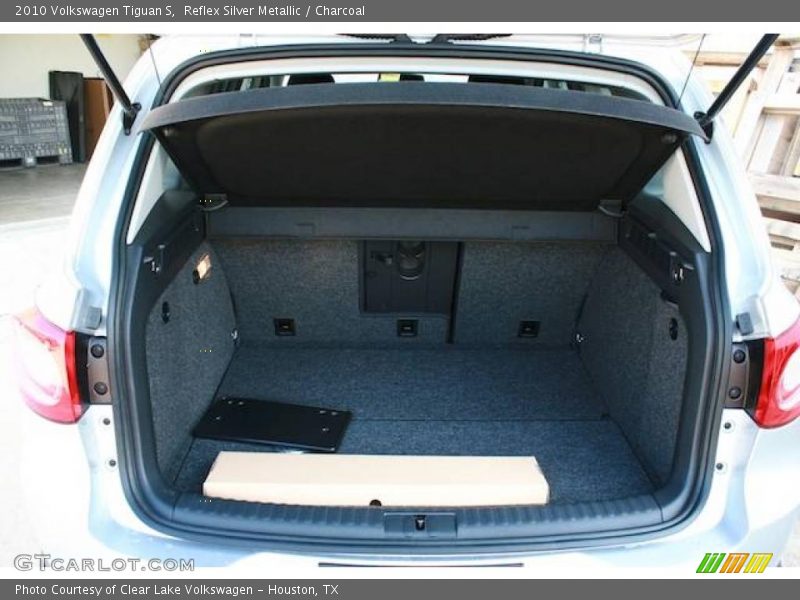 Reflex Silver Metallic / Charcoal 2010 Volkswagen Tiguan S