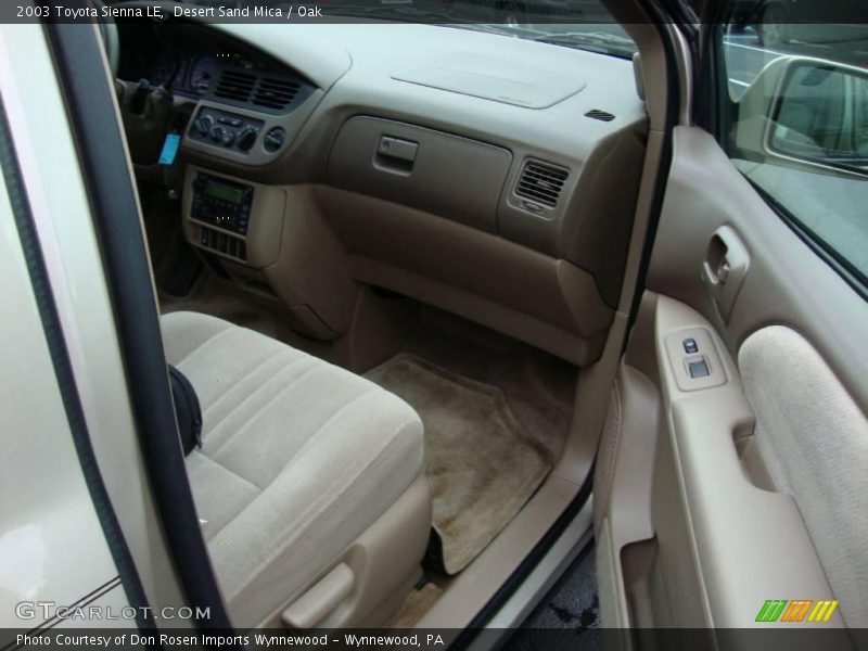 Desert Sand Mica / Oak 2003 Toyota Sienna LE