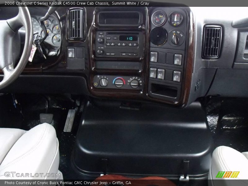 Summit White / Gray 2006 Chevrolet C Series Kodiak C4500 Crew Cab Chassis