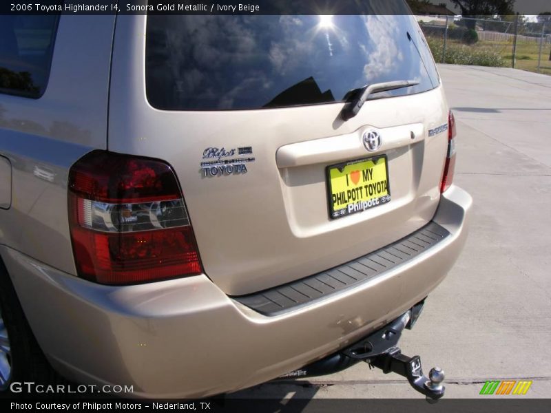 Sonora Gold Metallic / Ivory Beige 2006 Toyota Highlander I4