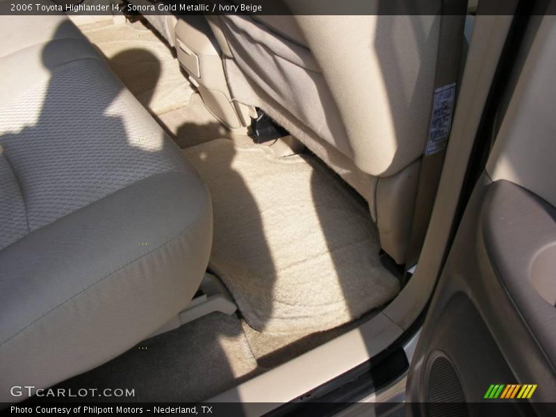 Sonora Gold Metallic / Ivory Beige 2006 Toyota Highlander I4