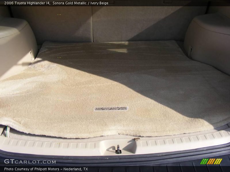 Sonora Gold Metallic / Ivory Beige 2006 Toyota Highlander I4