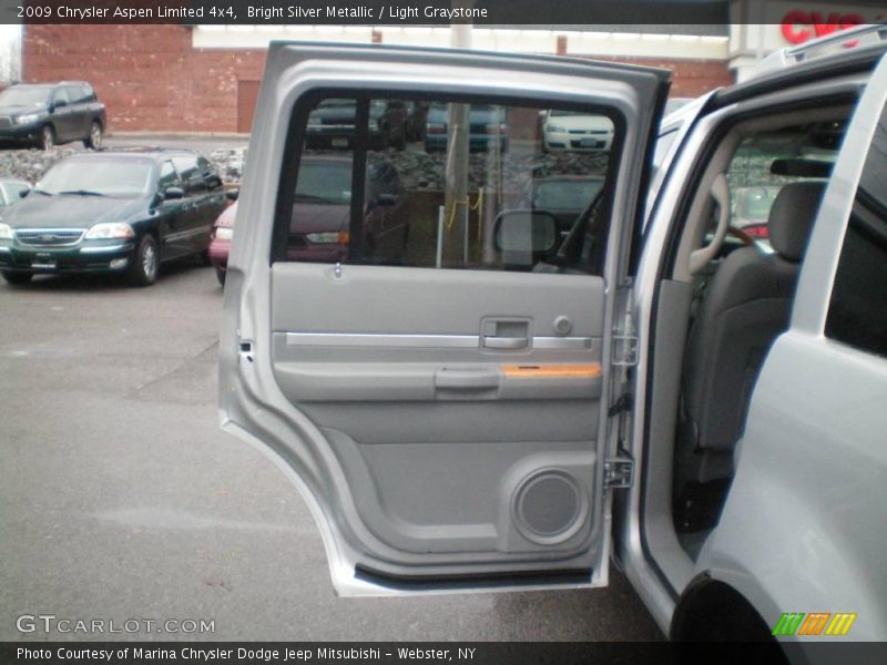 Bright Silver Metallic / Light Graystone 2009 Chrysler Aspen Limited 4x4