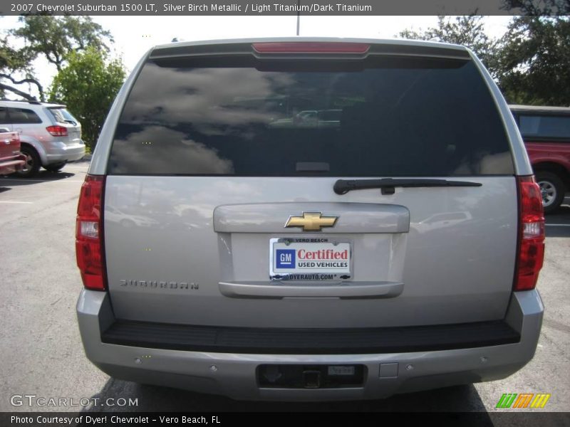 Silver Birch Metallic / Light Titanium/Dark Titanium 2007 Chevrolet Suburban 1500 LT