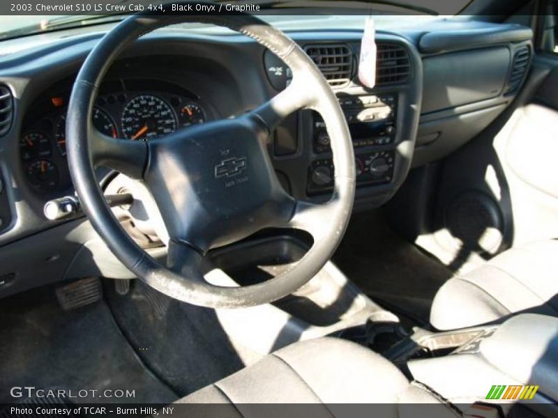 Black Onyx / Graphite 2003 Chevrolet S10 LS Crew Cab 4x4
