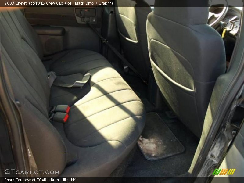 Black Onyx / Graphite 2003 Chevrolet S10 LS Crew Cab 4x4