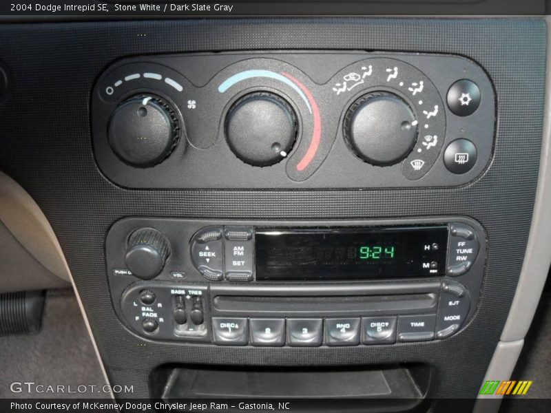 Stone White / Dark Slate Gray 2004 Dodge Intrepid SE