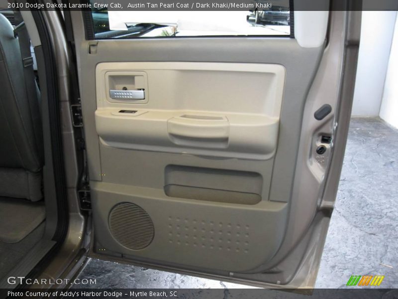 Austin Tan Pearl Coat / Dark Khaki/Medium Khaki 2010 Dodge Dakota Laramie Crew Cab