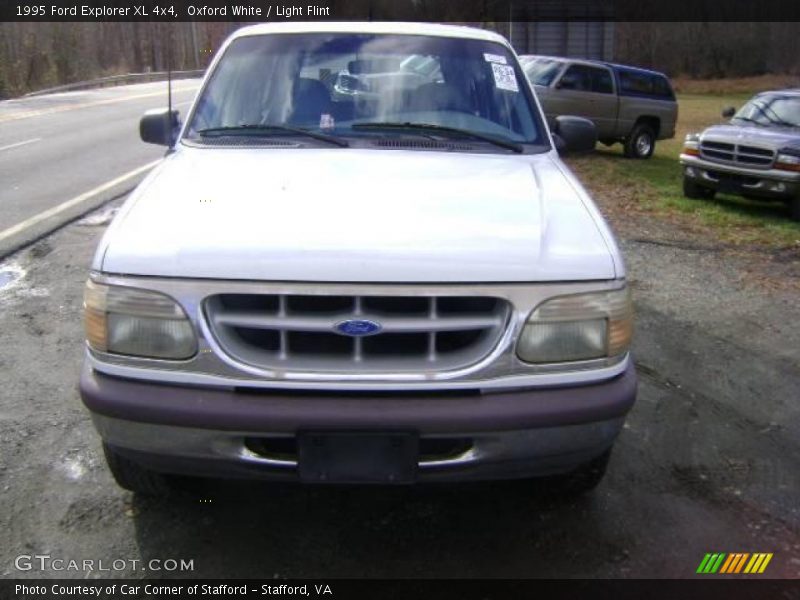 Oxford White / Light Flint 1995 Ford Explorer XL 4x4