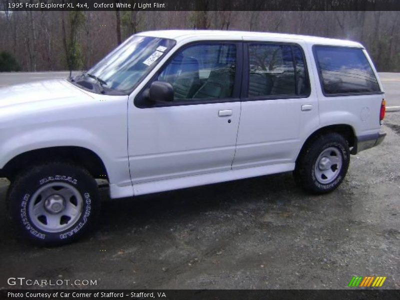 Oxford White / Light Flint 1995 Ford Explorer XL 4x4
