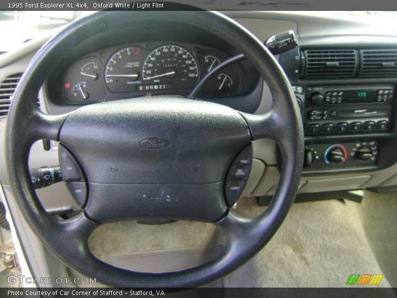 Oxford White / Light Flint 1995 Ford Explorer XL 4x4