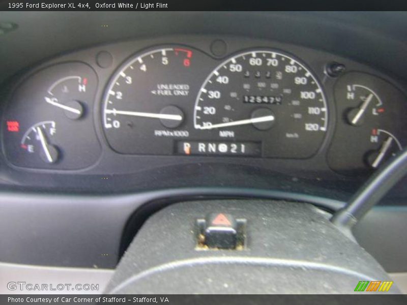 Oxford White / Light Flint 1995 Ford Explorer XL 4x4