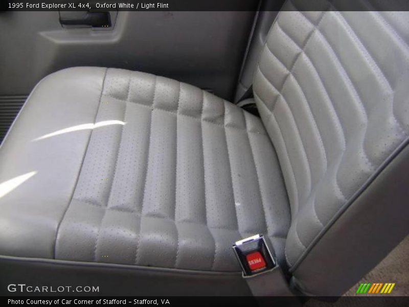 Oxford White / Light Flint 1995 Ford Explorer XL 4x4