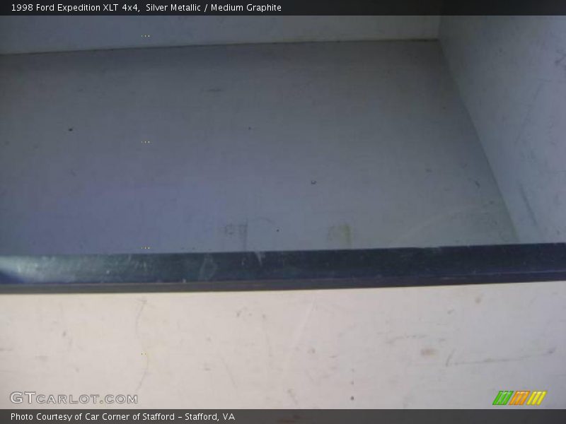 Silver Metallic / Medium Graphite 1998 Ford Expedition XLT 4x4