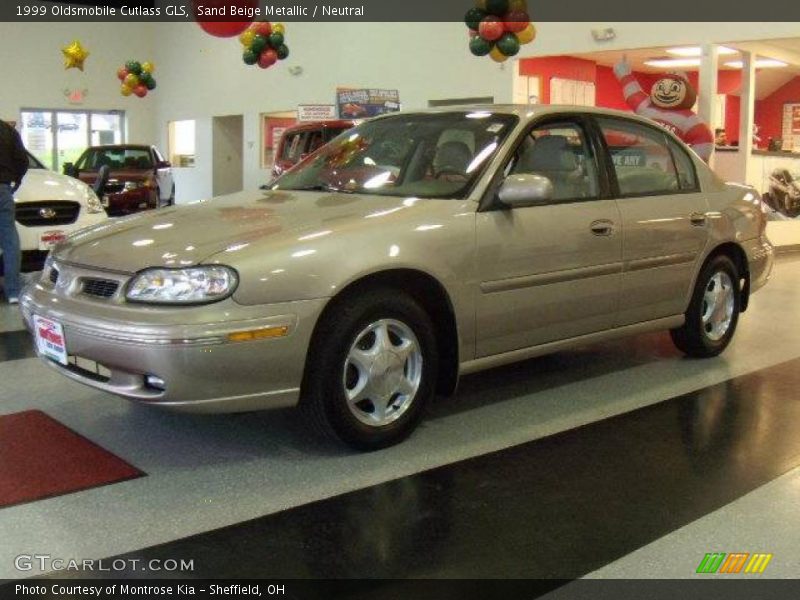 Sand Beige Metallic / Neutral 1999 Oldsmobile Cutlass GLS