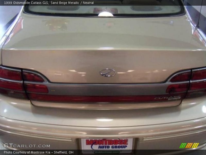 Sand Beige Metallic / Neutral 1999 Oldsmobile Cutlass GLS