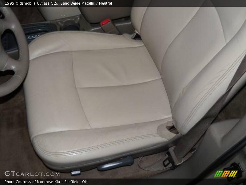 Sand Beige Metallic / Neutral 1999 Oldsmobile Cutlass GLS