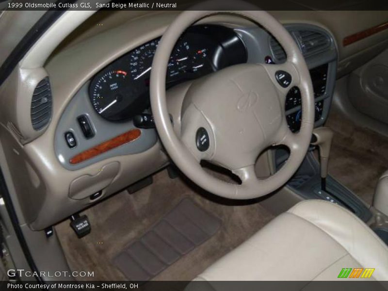 Sand Beige Metallic / Neutral 1999 Oldsmobile Cutlass GLS