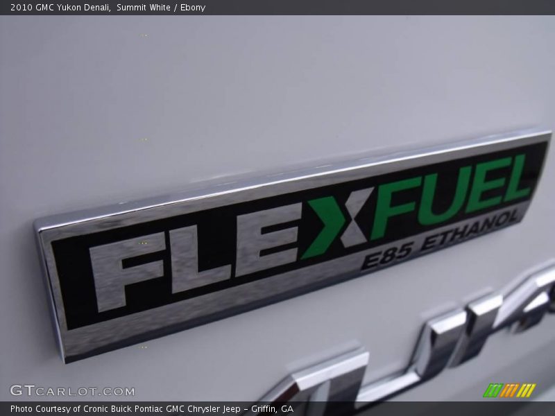Summit White / Ebony 2010 GMC Yukon Denali