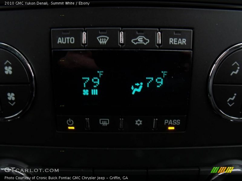 Summit White / Ebony 2010 GMC Yukon Denali