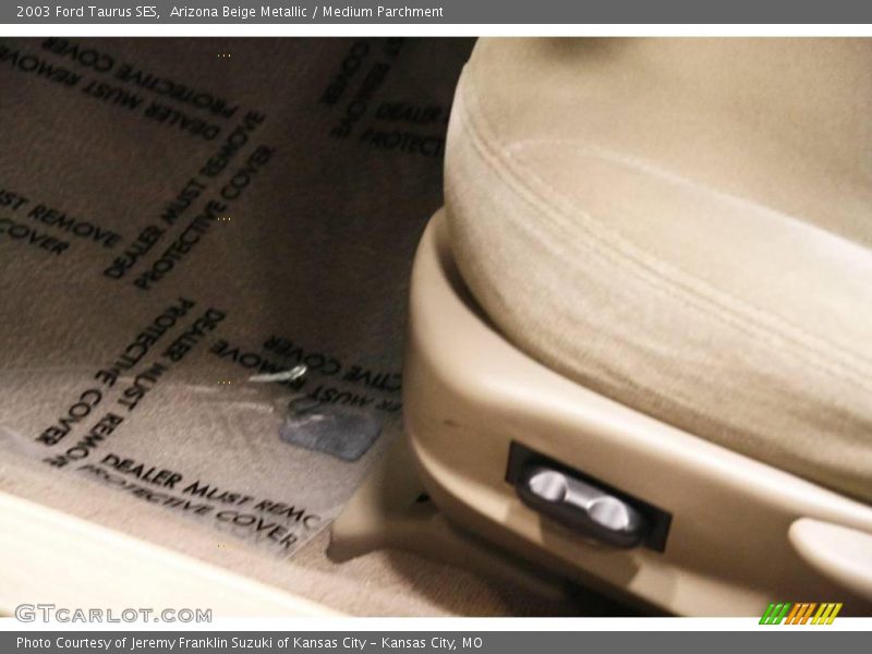 Arizona Beige Metallic / Medium Parchment 2003 Ford Taurus SES