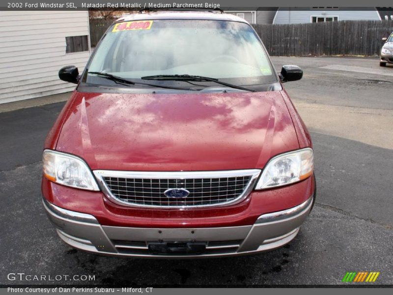 Matador Red Metallic / Medium Parchment Beige 2002 Ford Windstar SEL