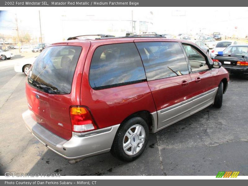 Matador Red Metallic / Medium Parchment Beige 2002 Ford Windstar SEL