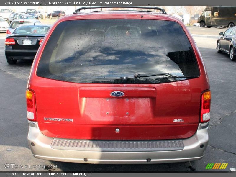 Matador Red Metallic / Medium Parchment Beige 2002 Ford Windstar SEL