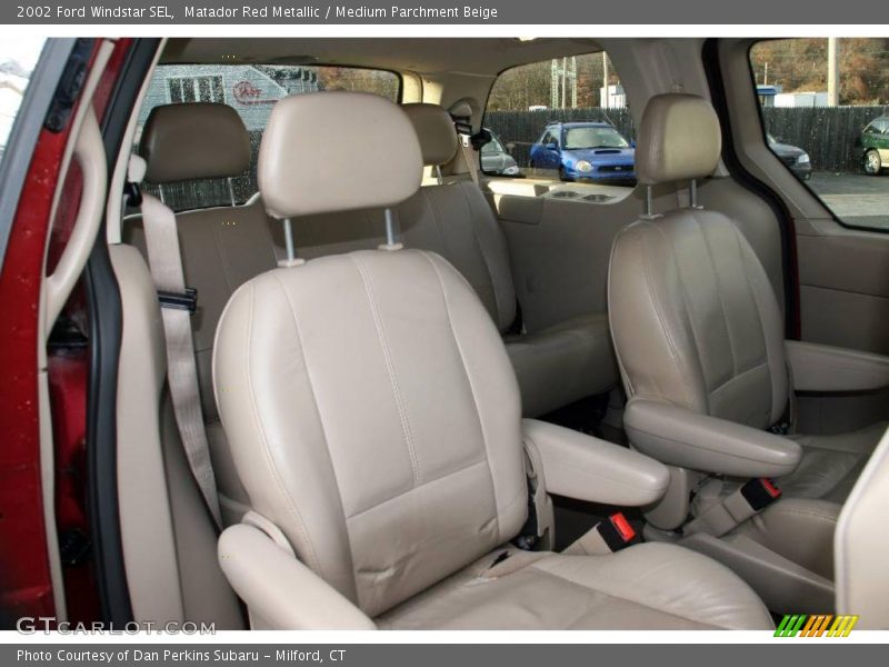 Matador Red Metallic / Medium Parchment Beige 2002 Ford Windstar SEL